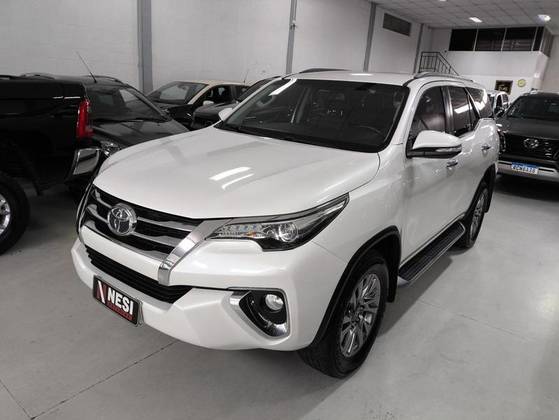 TOYOTA HILUX SW4 2.8 SRX 4X4 16V TURBO INTERCOOLER DIESEL 4P AUTOMÁTICO TOYOTA HILUX SW4 2.8 SRX 4X4 16V TURBO INTERCOOLER DIESEL 4P AUTOMÁTICO